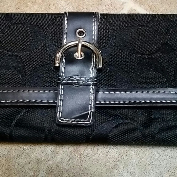 Woman's Wallet - Picture 5 of 5